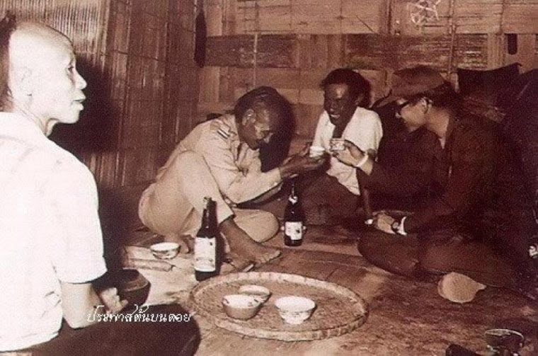 425851_381933825152746_913904503_n