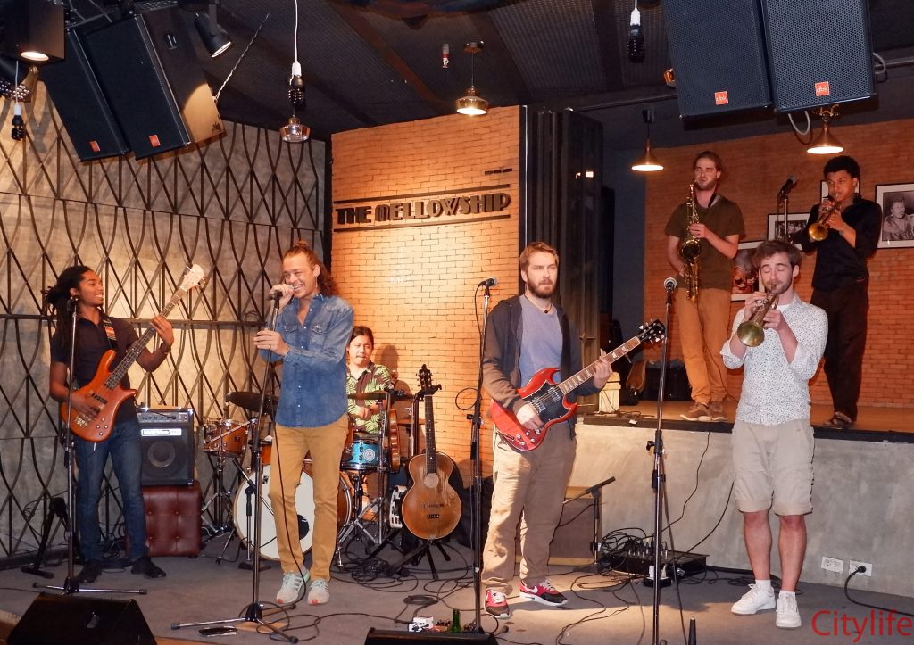 Buck Roger & The Sidetrackers at The Mellowship Chiang Mai Citylife